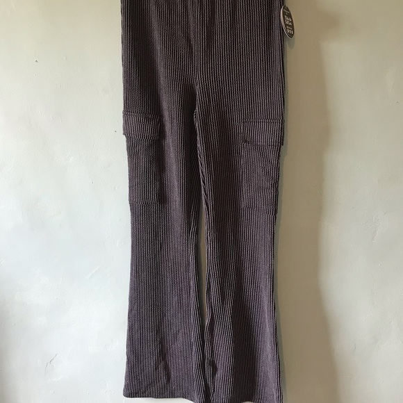 Jolie & Joy by FCT With Love Pants - Ribbed Wide-Leg Cargo Pants - Black and White